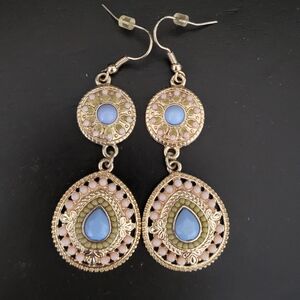 5 Items For $25 Elegant Gold and Blue Dangle Earrings